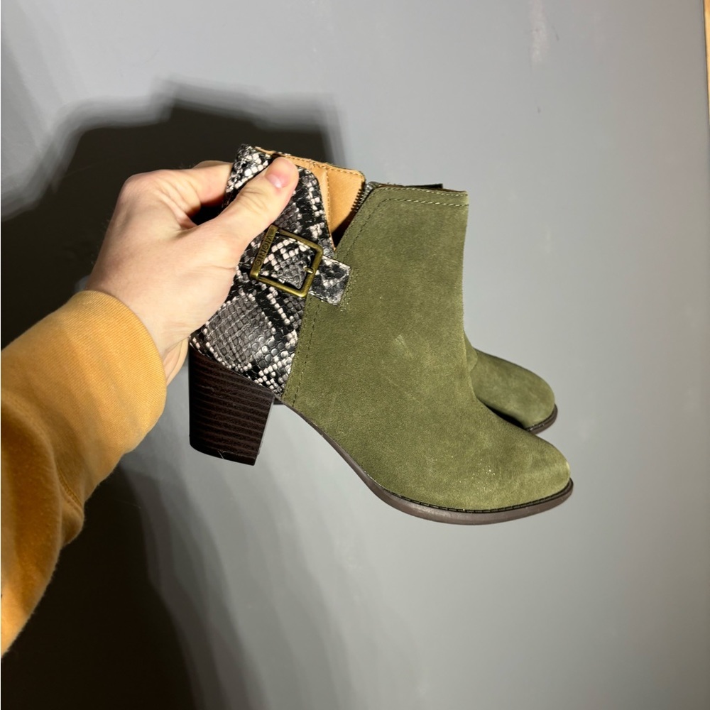 Vionic Naomi Suede Faux Snakeskin Boots Size 6.5 - Picture 2 of 8